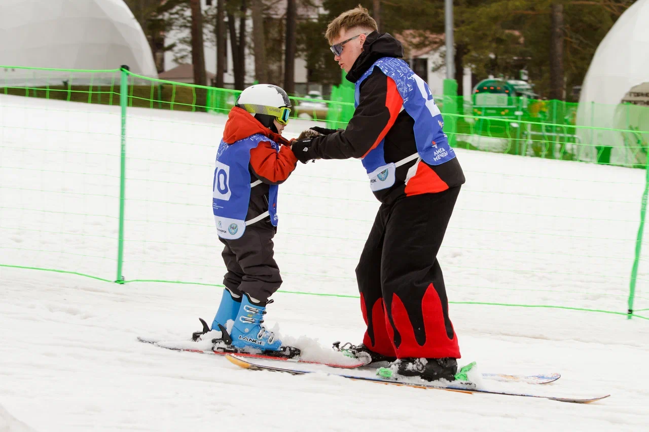 Первые Межрегиональные семейные инклюзивные соревнования по горнолыжному спорту 
