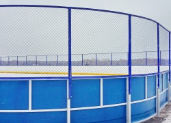 В Республике Алтай в 2020 году в рамках федерального проекта «Спорт-норма жизни» на приобретение оборудования для хоккея предусмотрено 25252,525 рублей