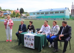 Горно-Алтайск принял чемпионское рукопожатие олимпийцев