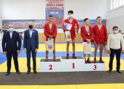 Республиканский турнир «Сильный Алтай» по самбо и дзюдо прошел в регионе