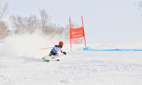 С 15-16 марта 2022 года на курорте «Манжерок» Республики Алтай прошли республиканские открытые соревнования среди юношей и девушек по горнолыжному спорту.