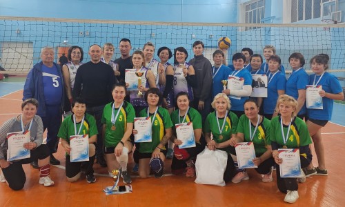 11-12 ноября состоялся Республиканский турнир по волейболу среди ветеранов спорта, посвящённый памяти Юрия Васильевича Антарадонова