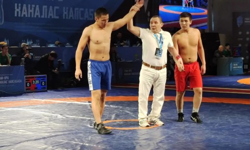 В Якутии прошли международные соревнования по якутской борьбе «Хаҥгалас Хапсагайа»