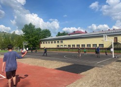Новую многофункциональную спортивную площадку открыли в Горно-Алтайске