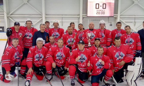 Алтайские хоккеисты завоевали бронзу на соревнованиях Ночной Хоккейной Лиги в Сочи