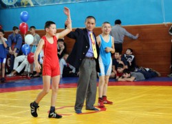 В Горно-Алтайске состоялся традиционный борцовский турнир «Учитель»